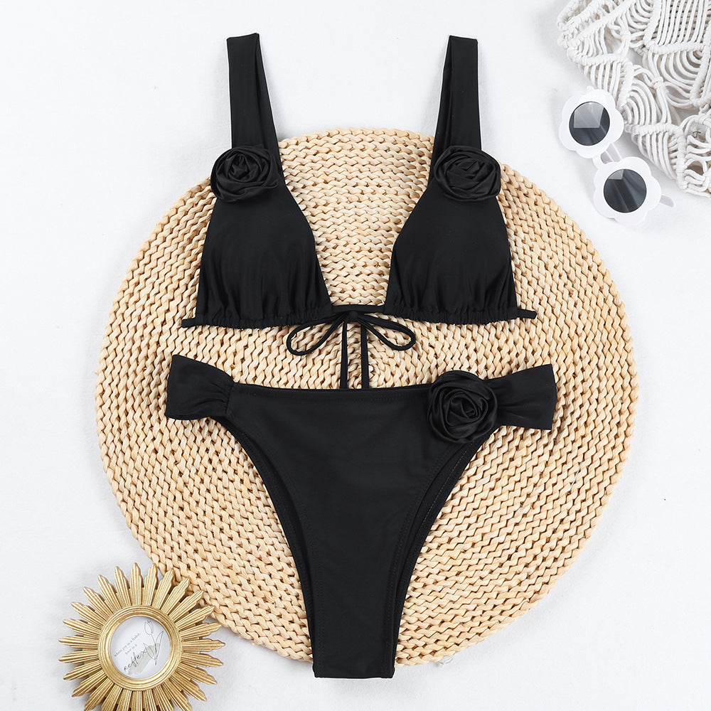 Bikini triangle pour femmes avec des appliqués floraux romantiques R&B
