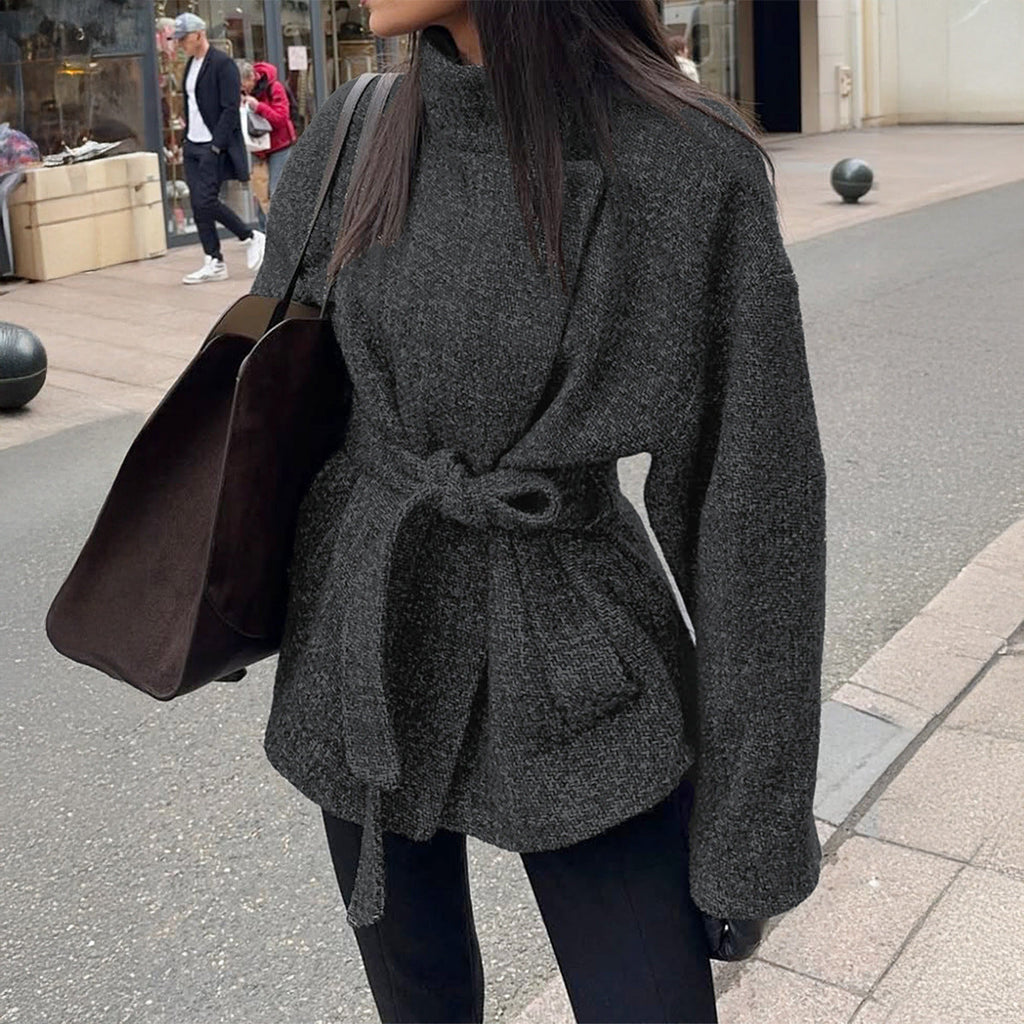 Manteau court cintré pour femmes avec ceinture, large col à revers et manches raglan Echo Archiv