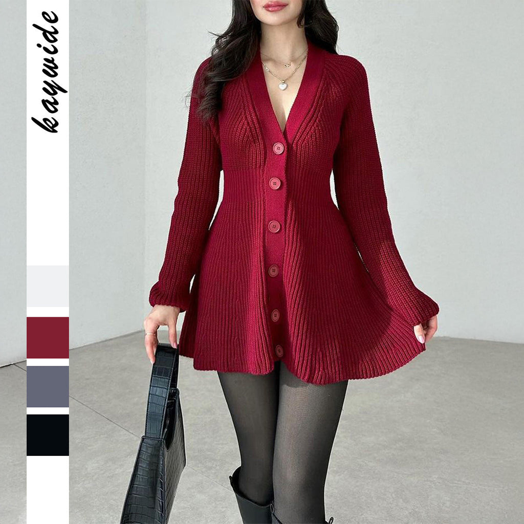 Robe tricotée ajustée pour femmes avec boutonnière intégrale, décolleté en V et jupe évasée en A - Echo Archiv