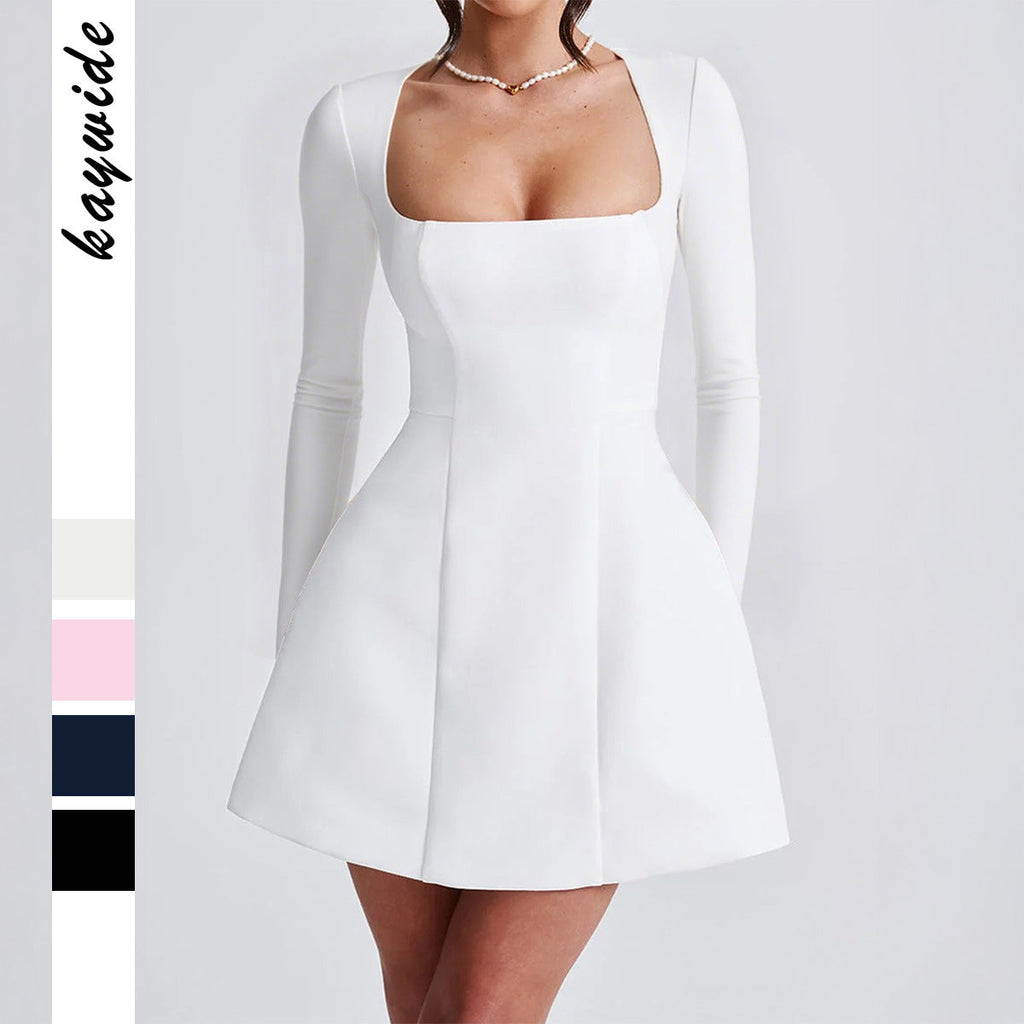 Robe mini A-ligne cintrée pour femmes avec décolleté carré et manches longues Echo Archiv
