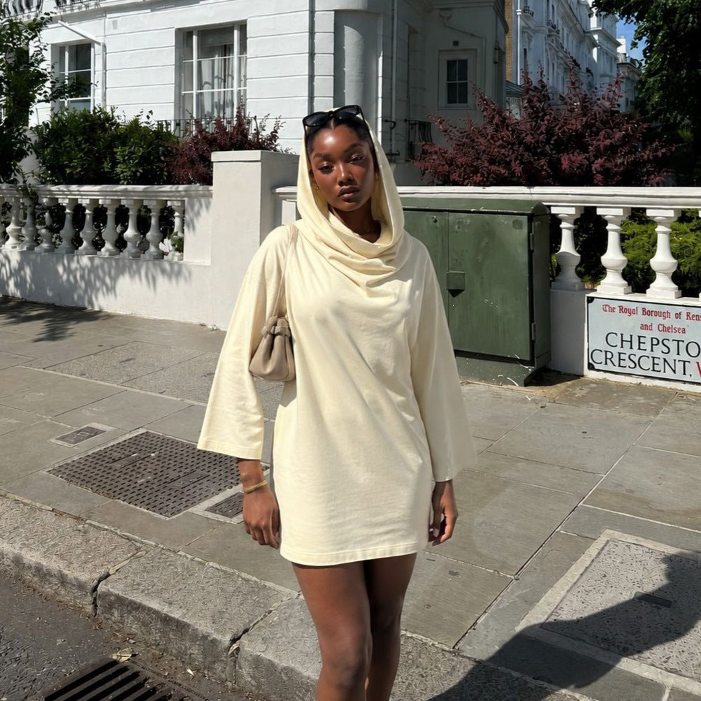 Robe mini à capuche pour femmes avec décolleté drapé et manches 3/4 tombantes Echo Archiv