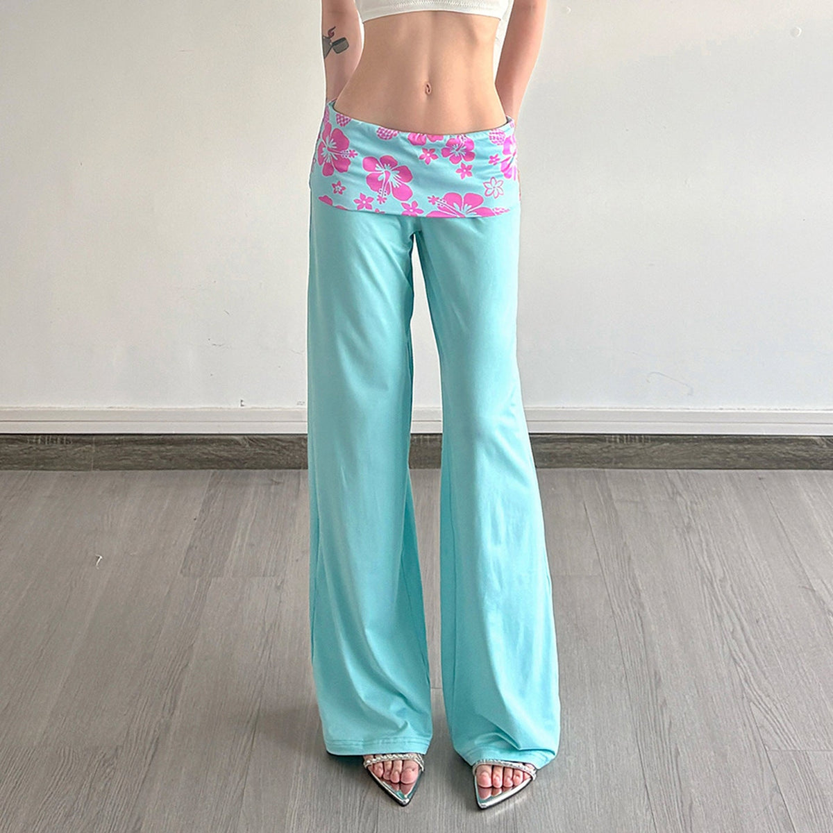Pantalon palazzo de yoga pour femmes avec taille haute et ceinture repliée Echo Archiv