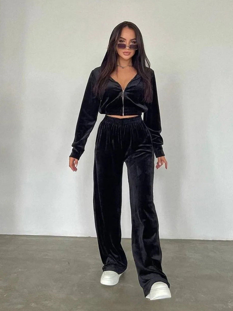 Ensemble de lounge en velours luxueux pour femmes avec veste à fermeture éclair courte et jogger à taille haute Echo Archiv