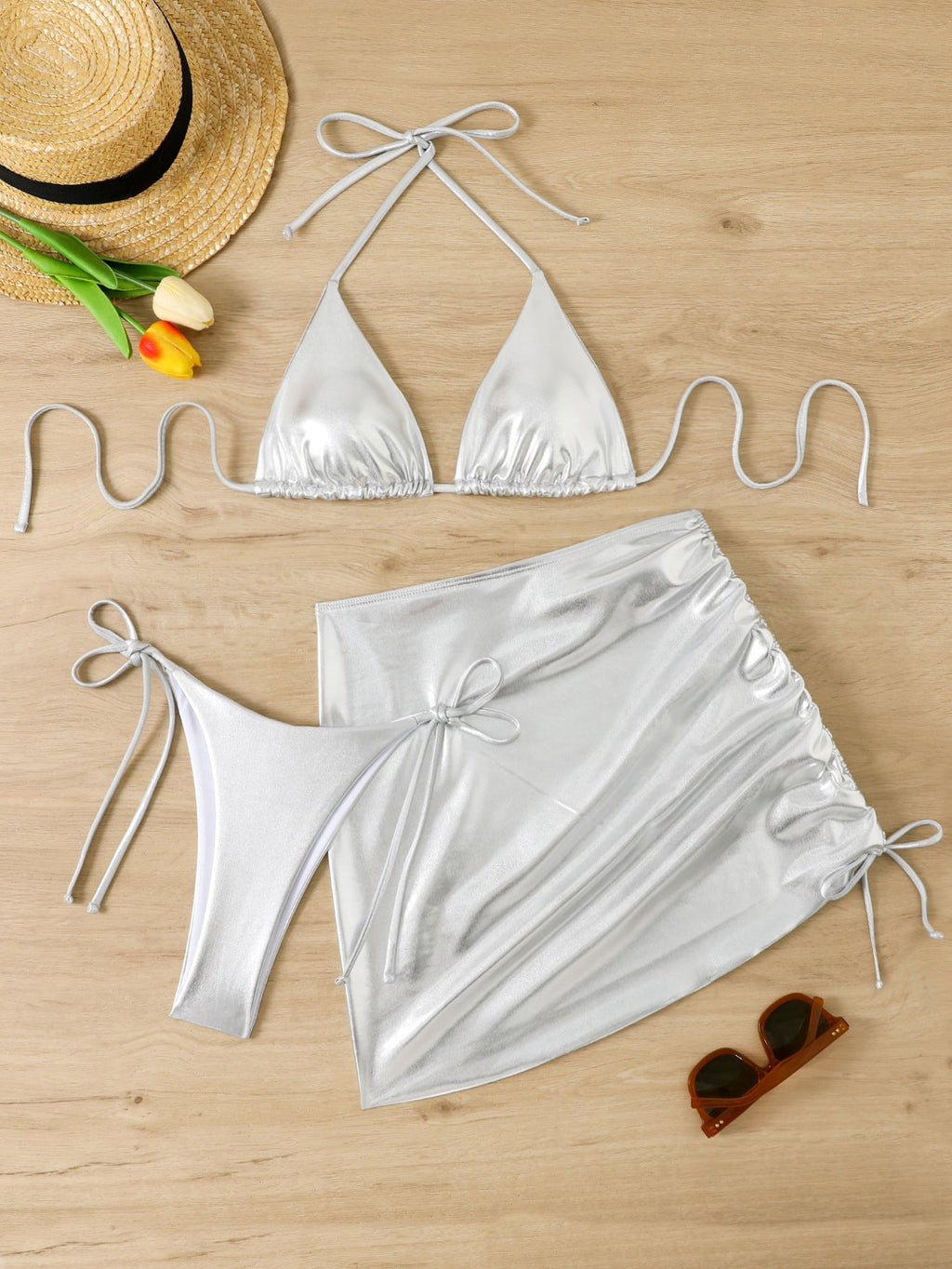 Bikini triangle femme avec jupe portefeuille raffinée R&B