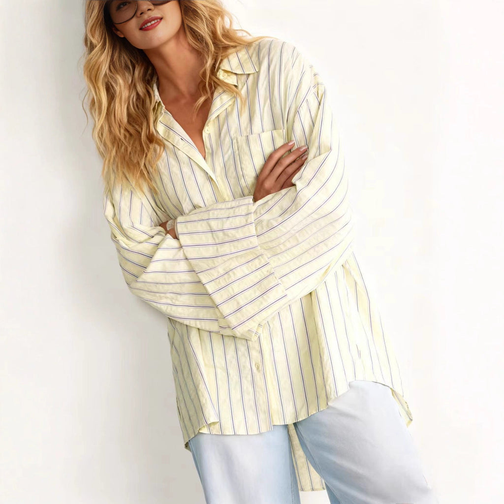 Chemisier oversize pour femmes avec manches évasées et motif à rayures fines