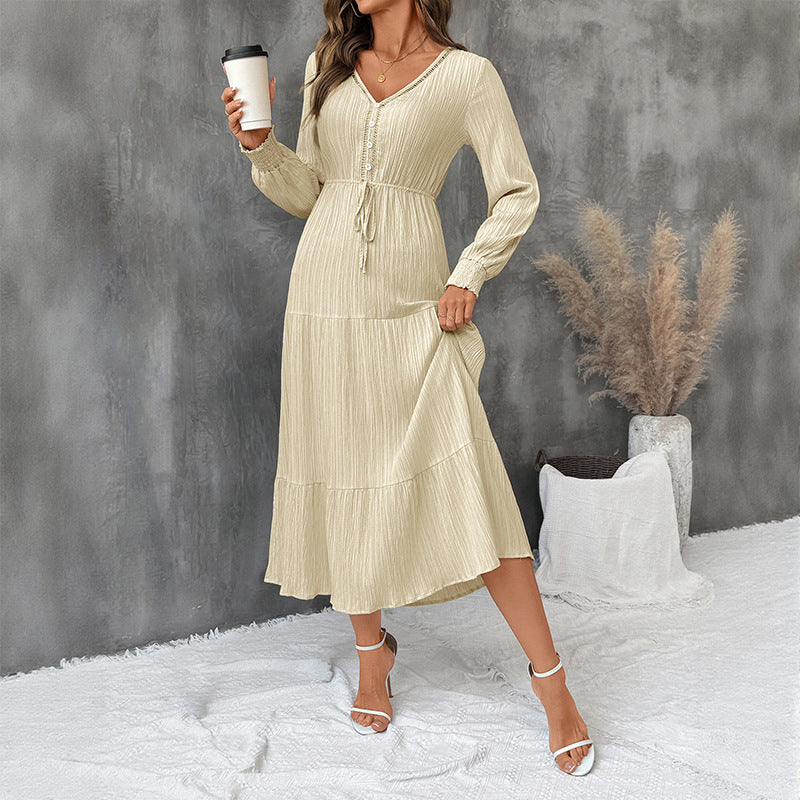 Robe midi crinkle pour femmes avec décolleté en V, patte de boutonnage, ceinture ajustée et jupe à volants Echoarchiv