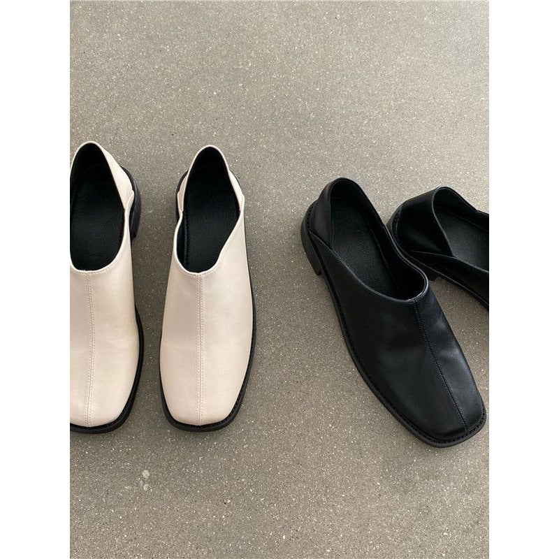 Chaussons élégants pour femmes avec des accents modernes R&B