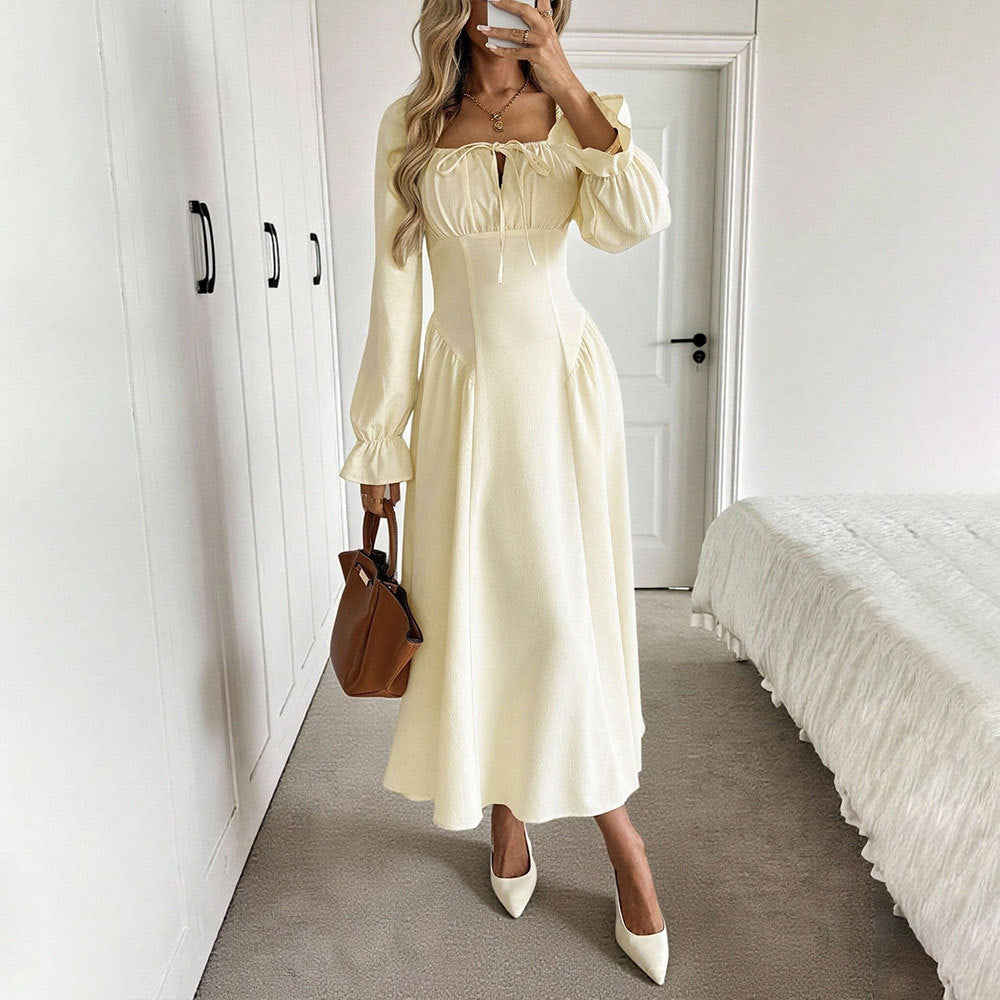 Robe midi romantique pour femmes avec taille corset, décolleté carré et manches volumineuses Echo Archiv