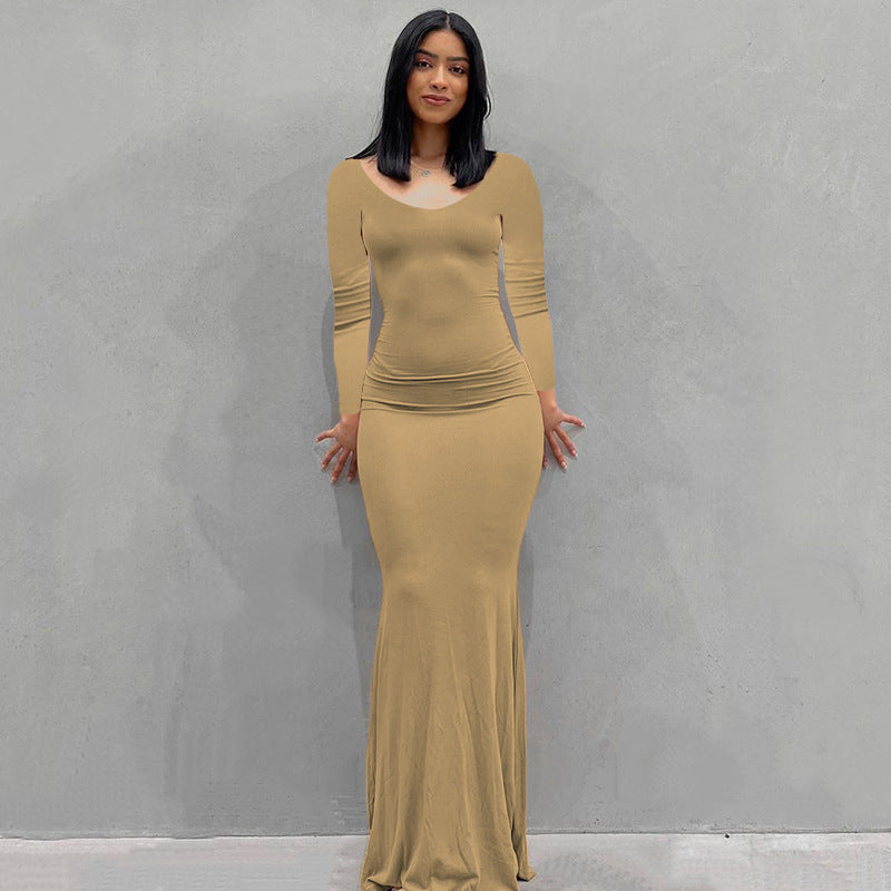 Robe maxi en jersey ajustée pour femmes avec drapés cintrés, manches longues et ourlet évasé Echoarchiv