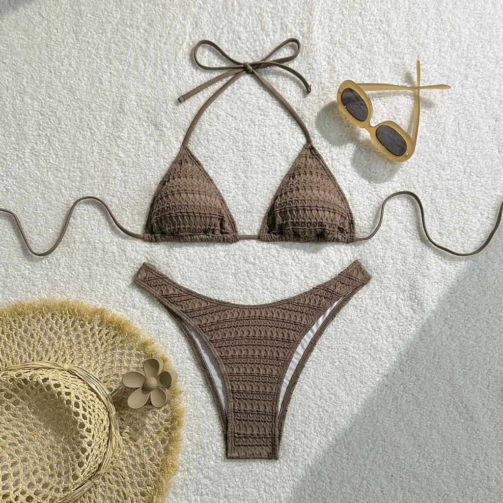Bikini triangle pour femmes avec surface texturée et bretelles ludiques R&B