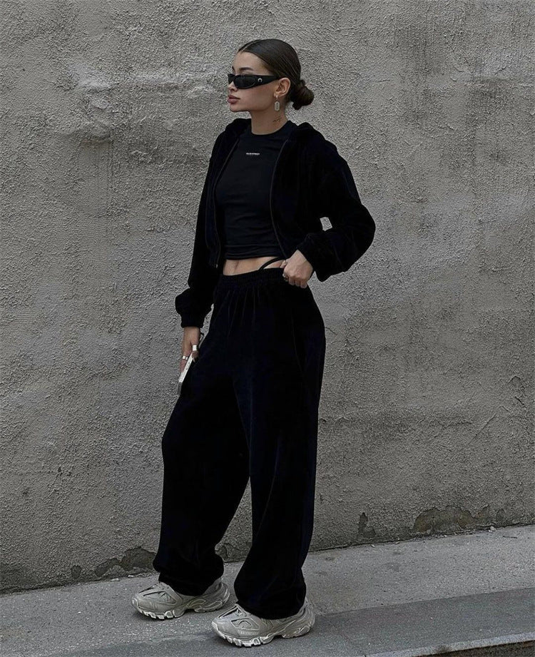 Ensemble lounge en velours pour femmes avec hoodie court à zip, ceinture en rib élastique et pantalon palazzo taille haute