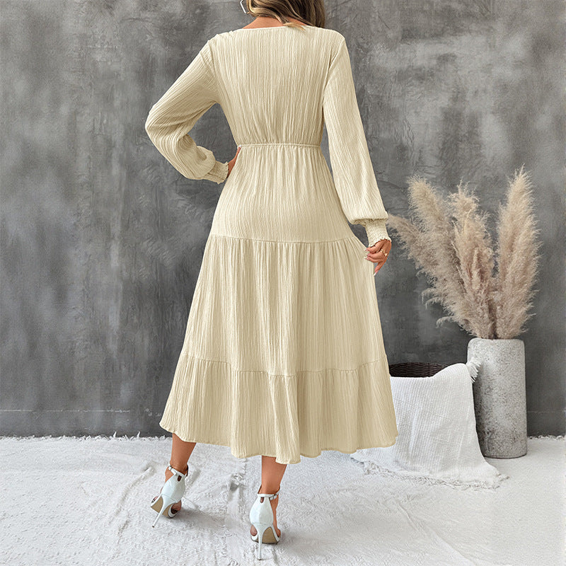 Robe midi crinkle pour femmes avec décolleté en V, patte de boutonnage, ceinture ajustée et jupe à volants Echoarchiv