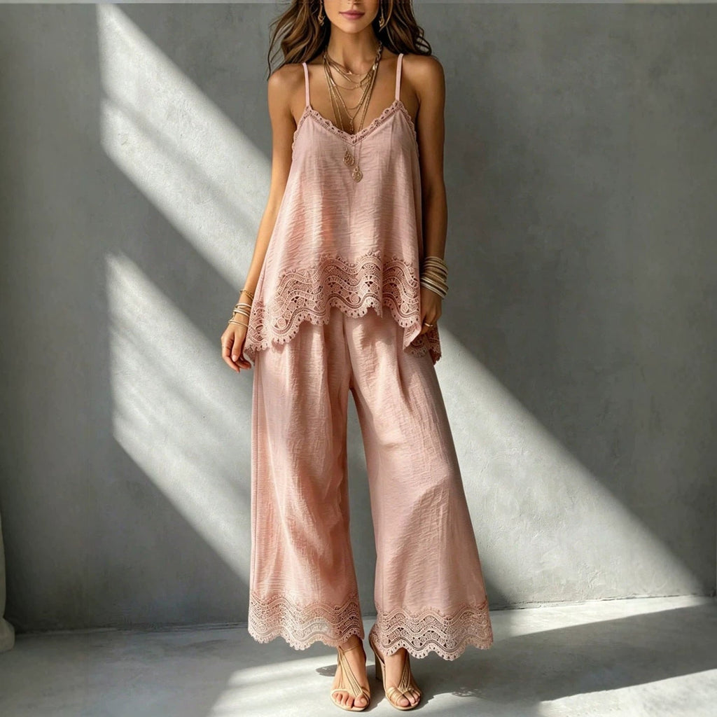 Ensemble femme léger à bretelles spaghetti, avec un ourlet en dentelle délicate et un pantalon palazzo ample R&B