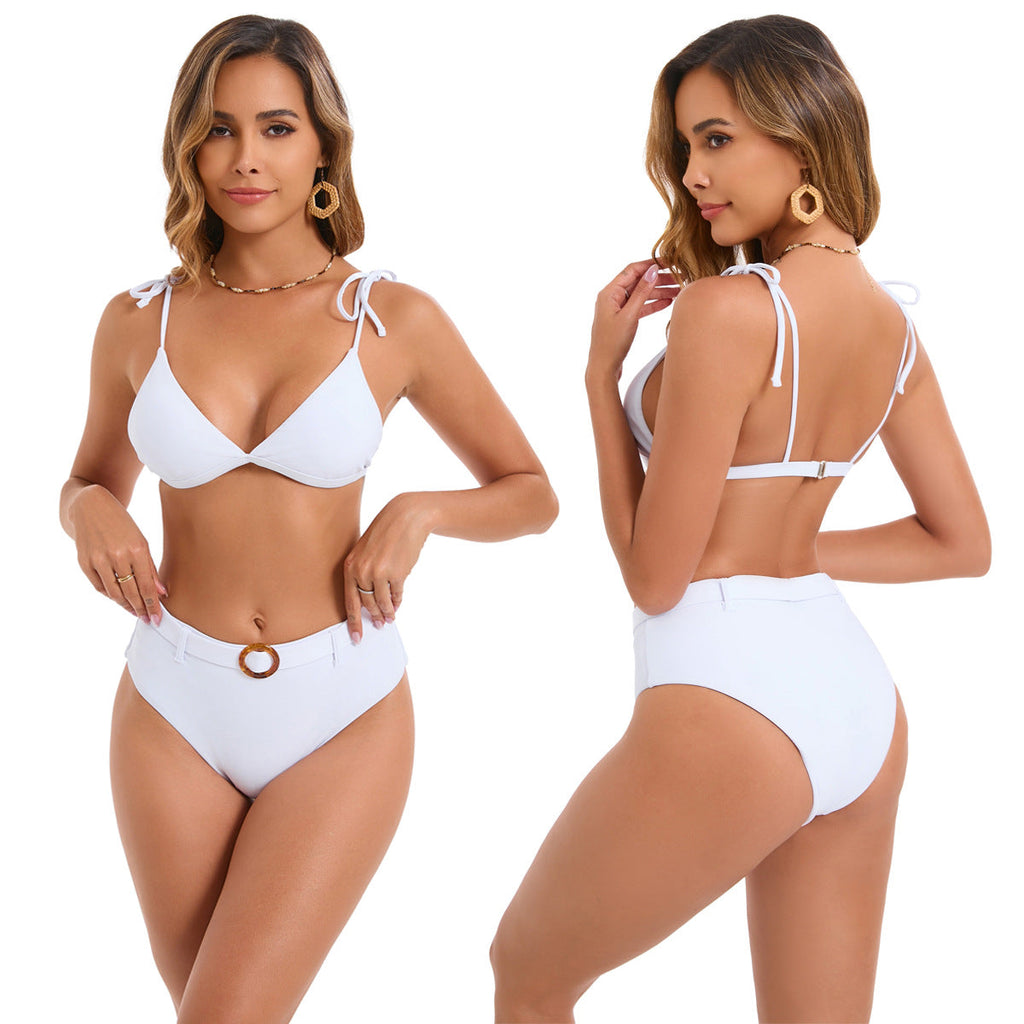 Bikini triangle pour femmes avec un élégant laçage et un fermoir en anneau tendance R&B