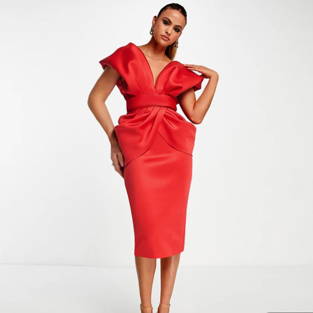 Robe portefeuille ajustée pour femmes avec décolleté en V profond et coupe organique R&B