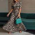 Ensemble féminin à la mode avec motif léopard