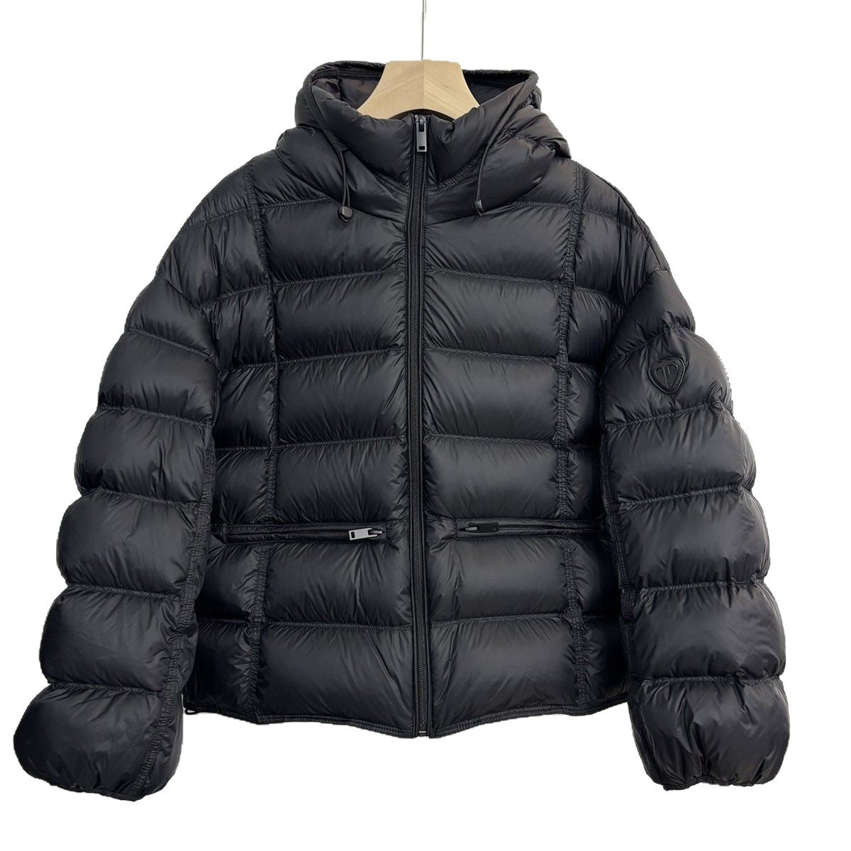 Veste thermo matelassée courte pour femmes avec capuche, poches zippées et bords élastiques Echo Archiv
