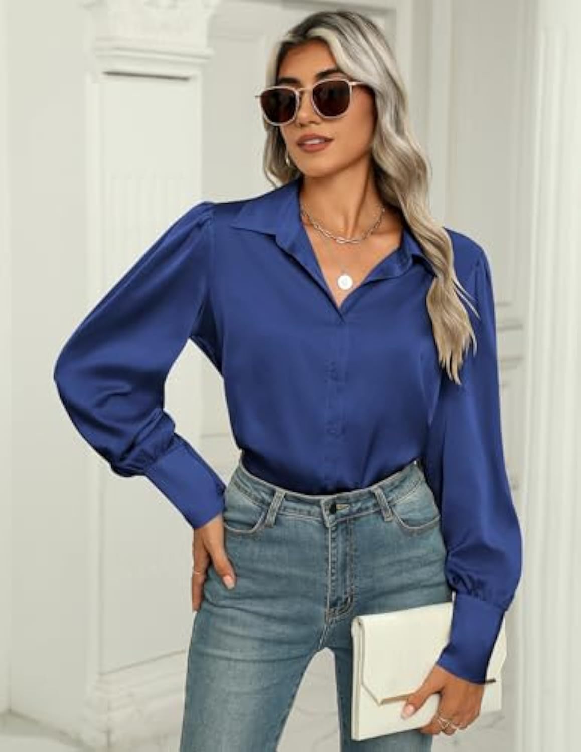 Blouse en satin pour femmes avec col chemise, patte de boutonnage cachée et manches longues