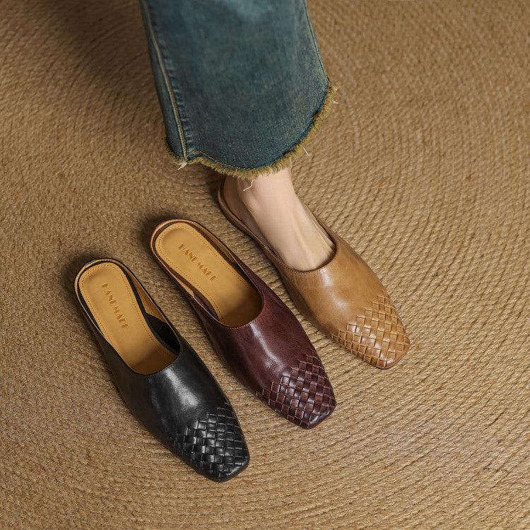 Alessira | Pantoufles en cuir classiques à bout fermé