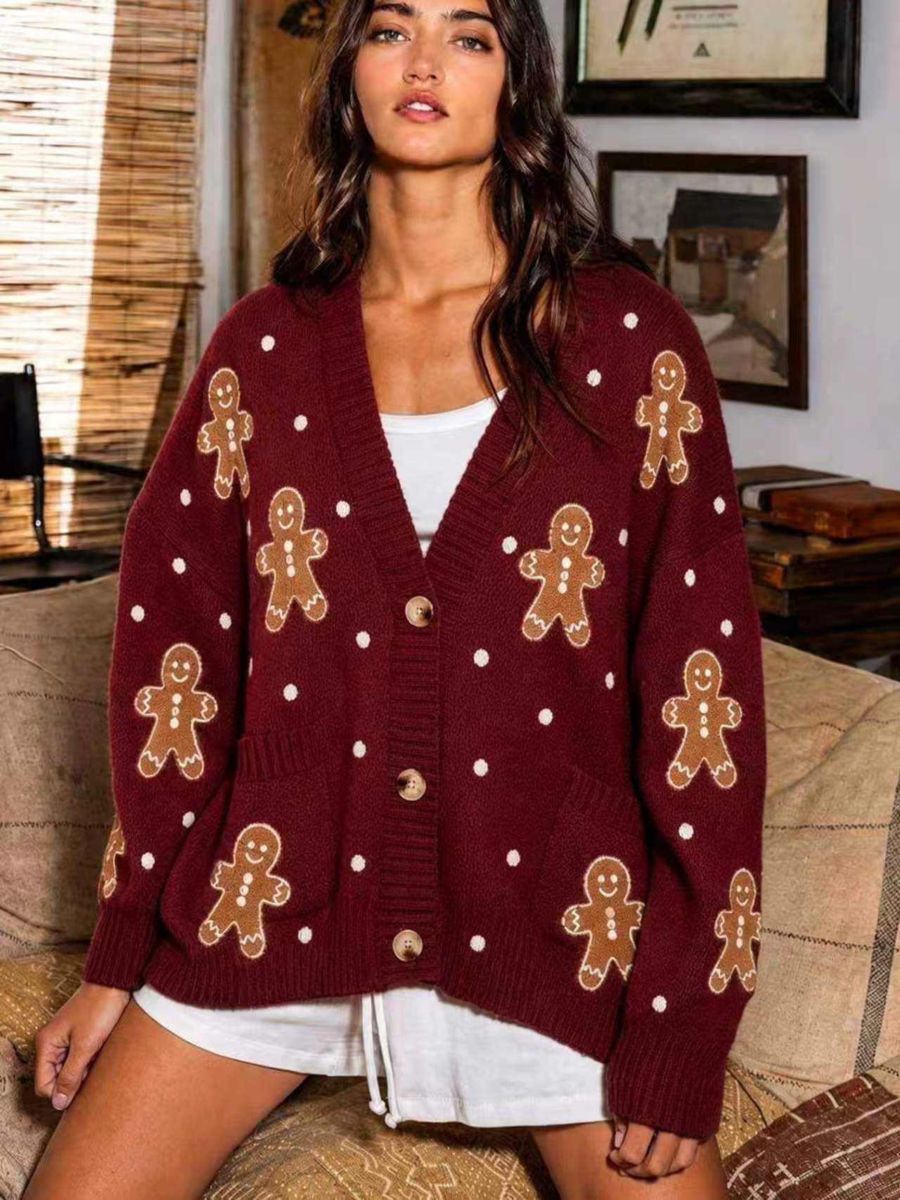 Cardigan en tricot oversized pour femmes avec broderie de pain d'épice et décolleté en V profond Echo Archiv