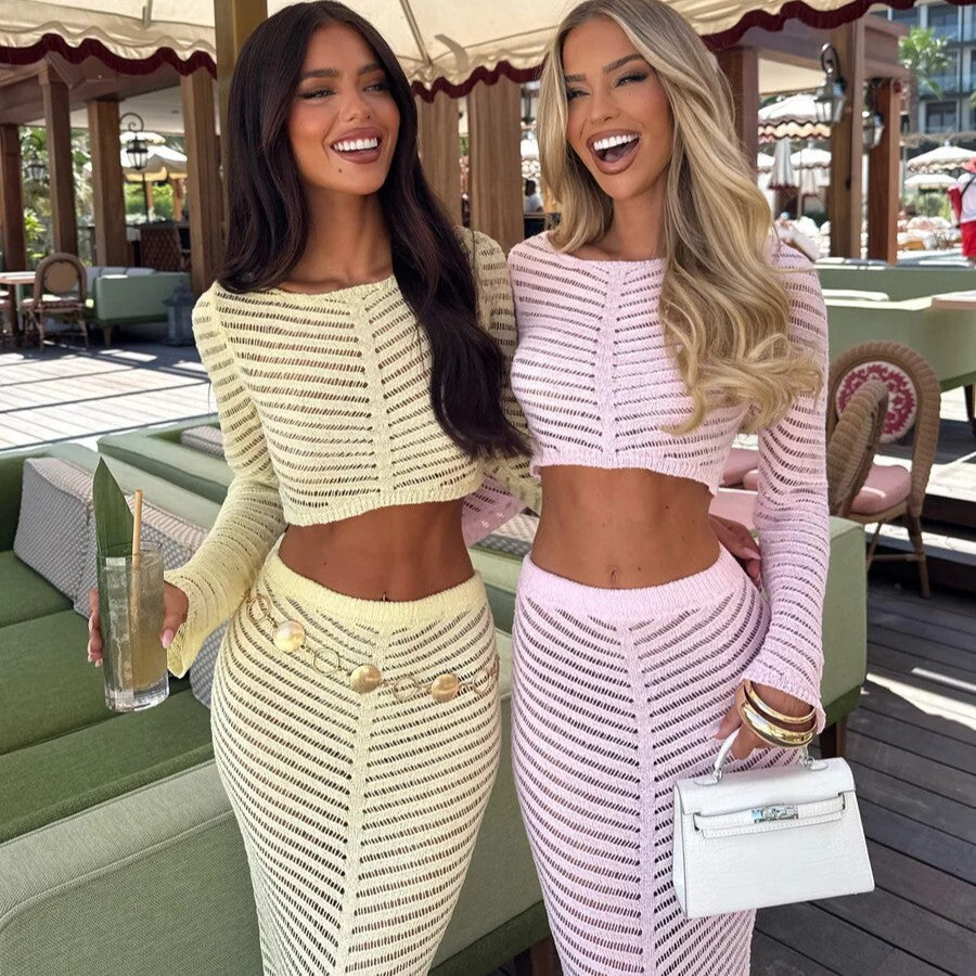 Ensemble élégant pour femmes en crochet avec crop-top à manches longues et jupe ajustée R&B
