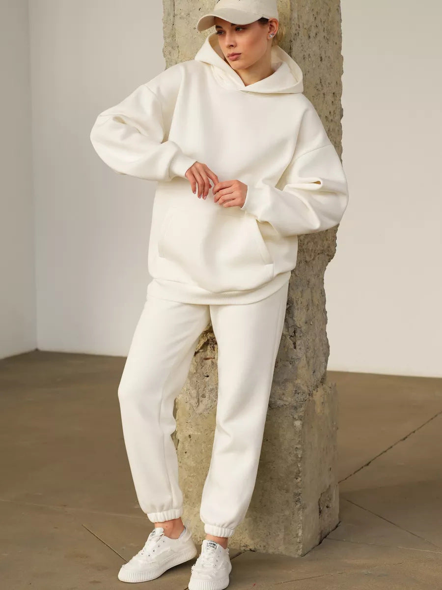 Ensemble de loungewear confortable pour femmes en deux parties avec un sweat à capuche oversize, poche kangourou et jogger à cheville élastique en French Terry Echo Archive