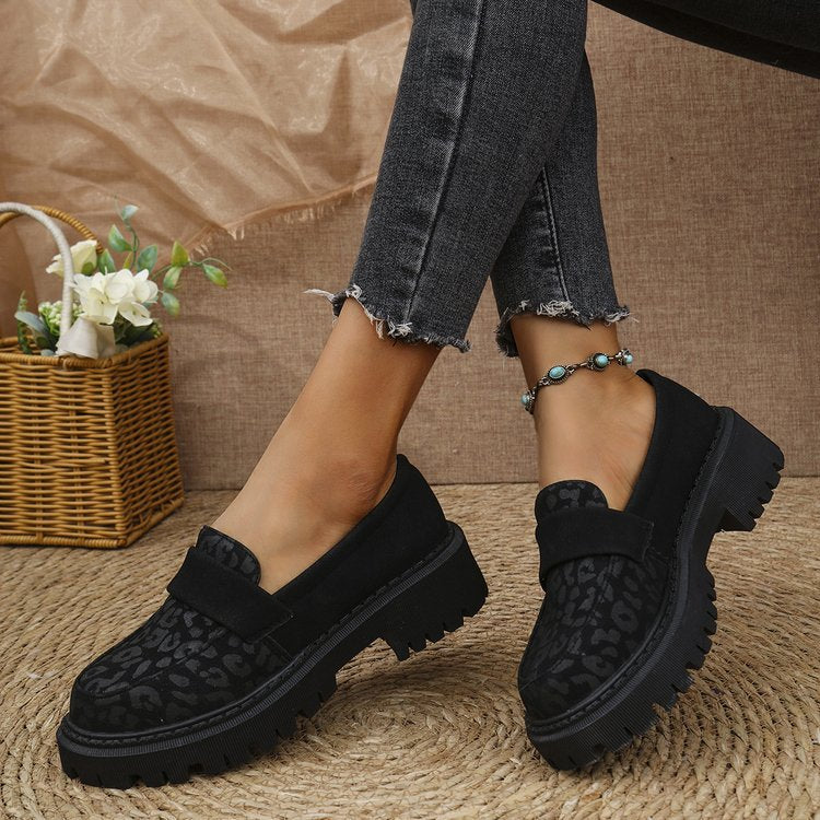 Mocassins pour femmes avec matériau structuré et semelle stylée R&B