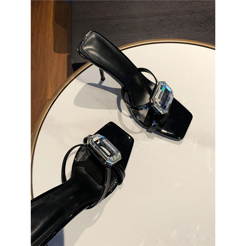 Mocassins élégants pour femmes avec détail en bijou scintillant R&B