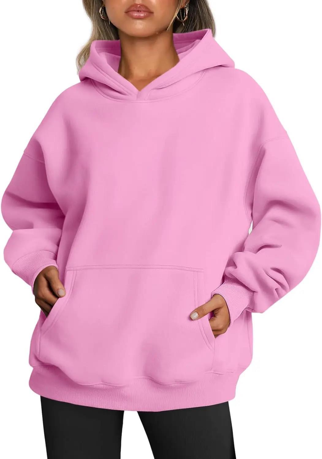 Sweat à capuche oversized pour femmes avec silhouette allongée et poche kangourou Echo Archiv