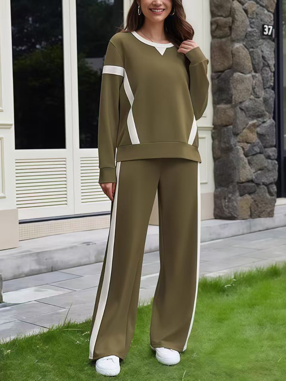 Ensemble lounge pour femmes en jersey doux avec jambes larges et bandes contrastées