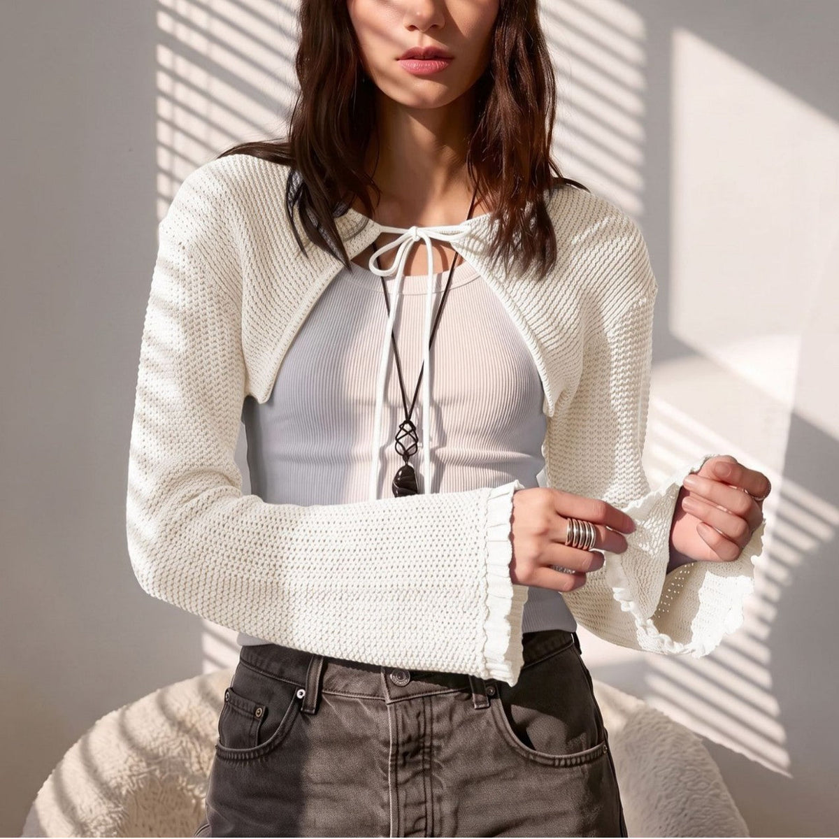 Boléro court en crochet pour femmes avec lien et manches volantées Echoarchiv