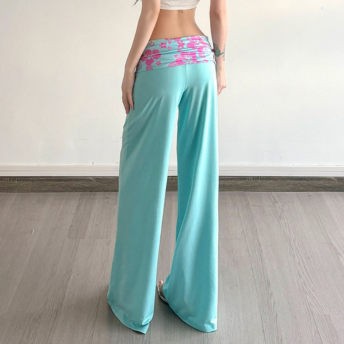 Pantalon palazzo de yoga pour femmes avec taille haute et ceinture repliée Echo Archiv