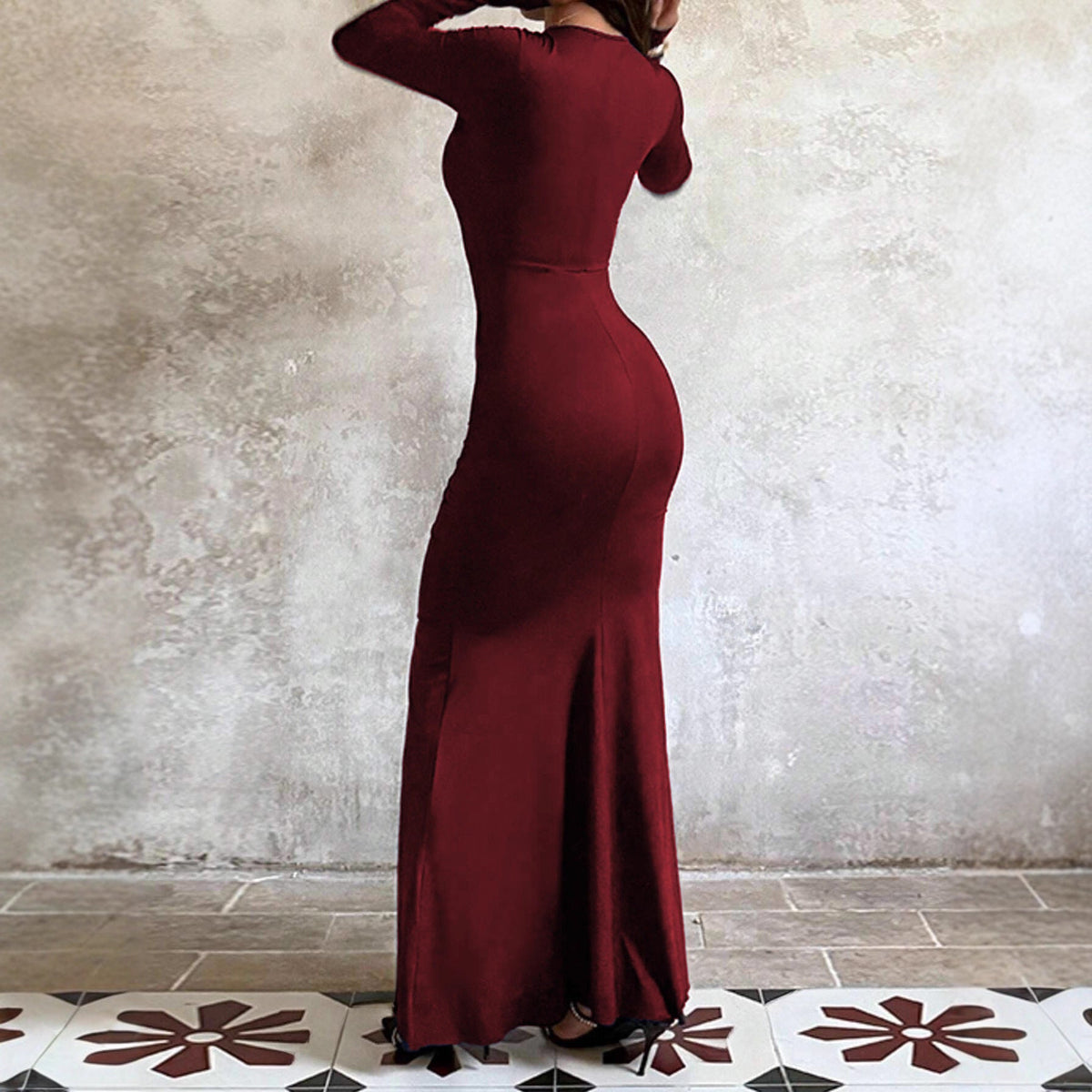 Robe de soirée ajustée pour femme avec manches longues, taille froncée et volant asymétrique Echo Archiv