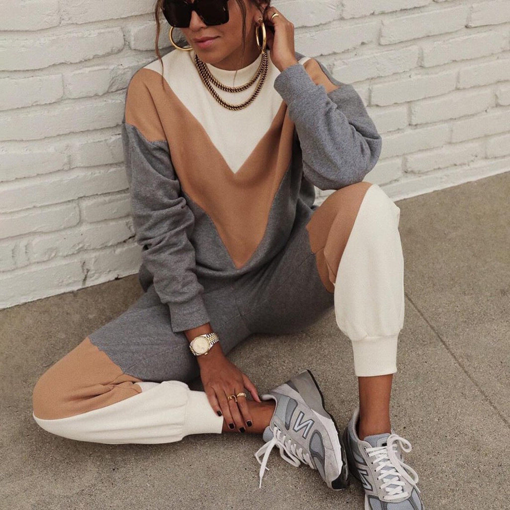 Ensemble de détente deux pièces pour femmes avec design V-Block, en polaire grattée à l'intérieur et pantalon de jogging tapered Echo Archive