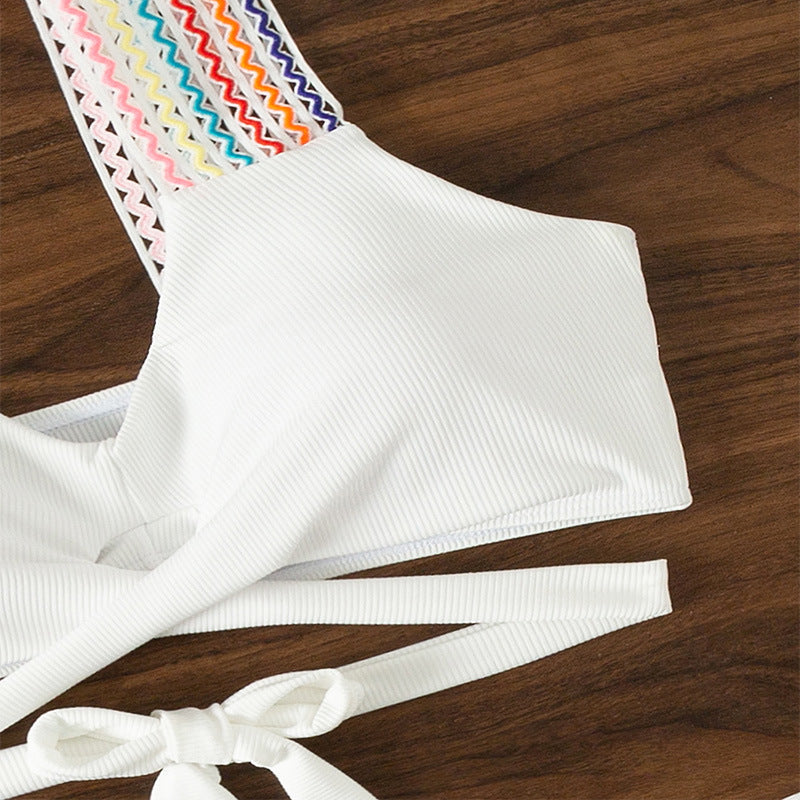 Maillot de bain femme à haute coupe avec accents colorés R&B