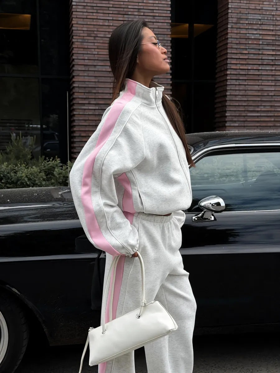 Ensemble de sweat à deux pièces pour femmes avec bandes contrastées sur les côtés Echoarchiv
