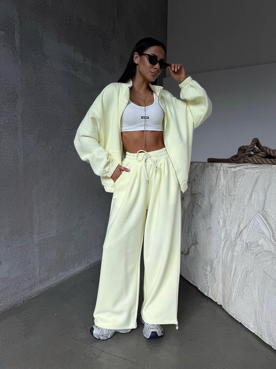 Ensemble de sweat-shirt oversize pour femmes avec veste zippée et pantalon de jogging ample Echo Archiv