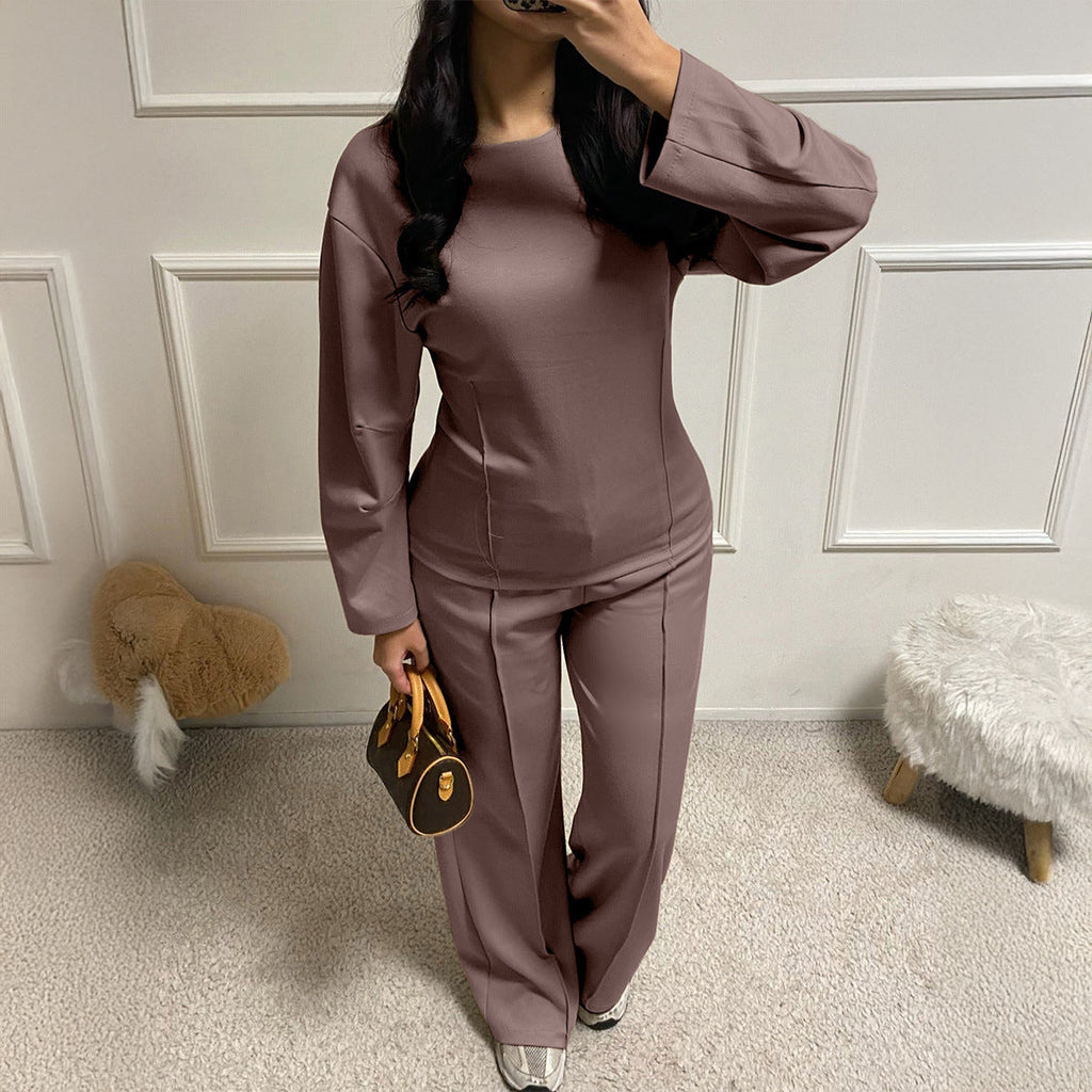 Ensemble lounge pour femmes en sweat-shirt cintré, avec des détails de couture sculptants et un pantalon palazzo ample Echo Archiv