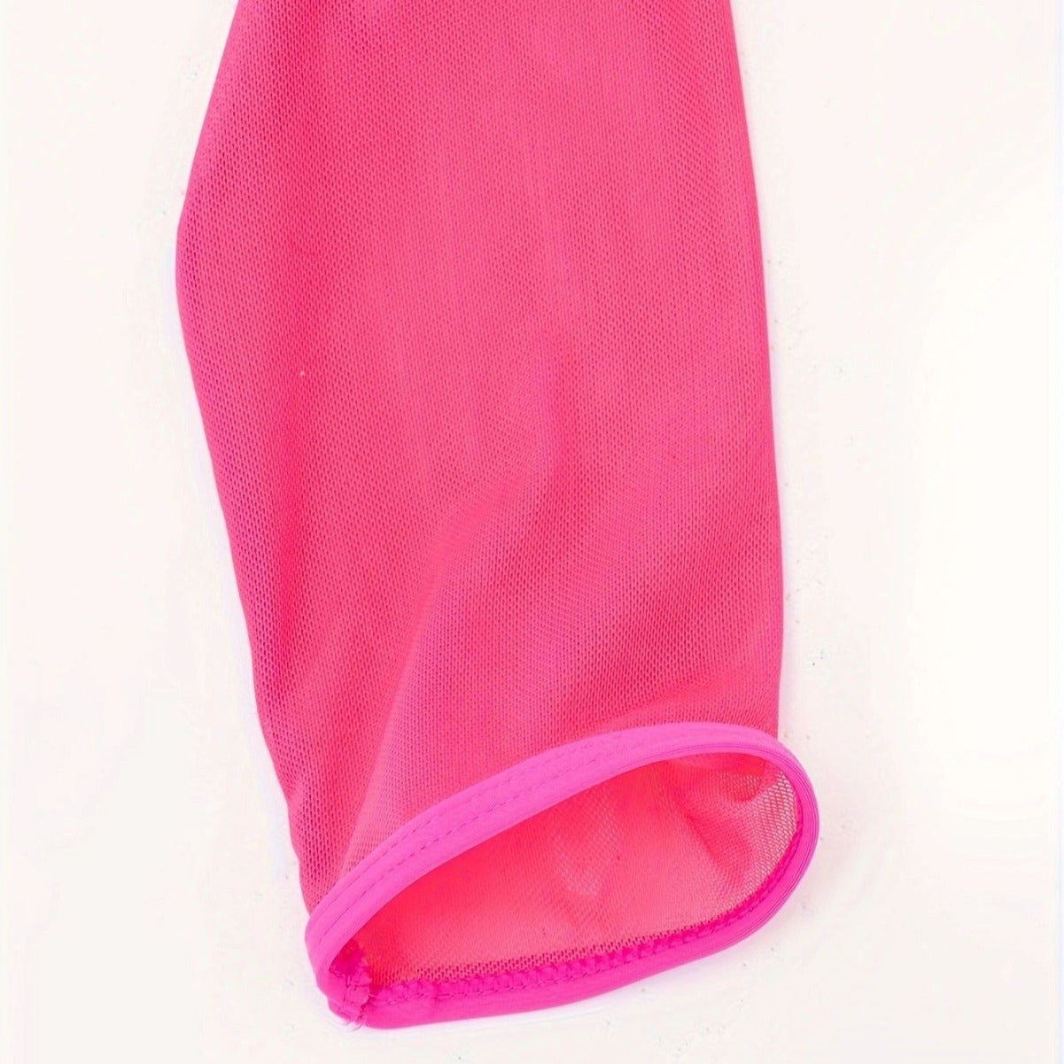 T-shirt à manches longues sportif pour femmes avec un cut-out stylé R&B