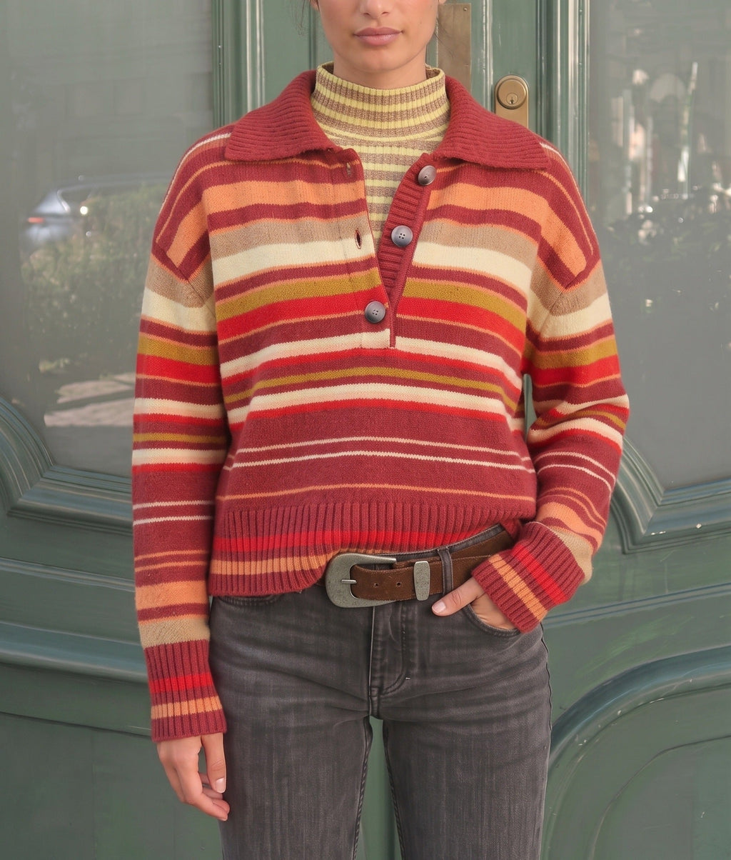 Pull en tricot rayé pour femmes avec col polo et patte de boutonnage Echoarchiv