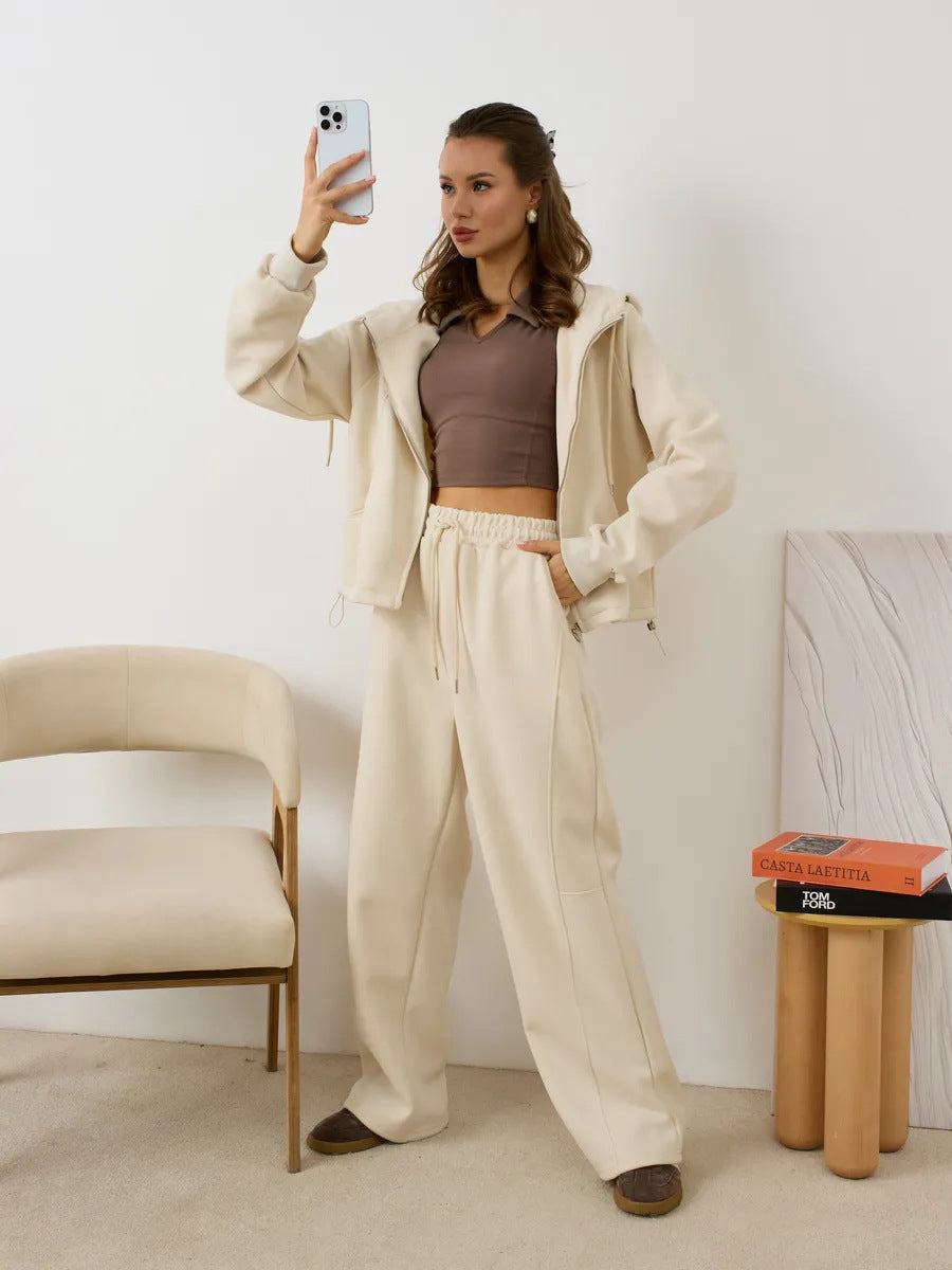 Sweat à capuche zippé oversize pour femmes avec poche kangourou et pantalon de jogging taille haute avec coupe large Set Echo Archiv