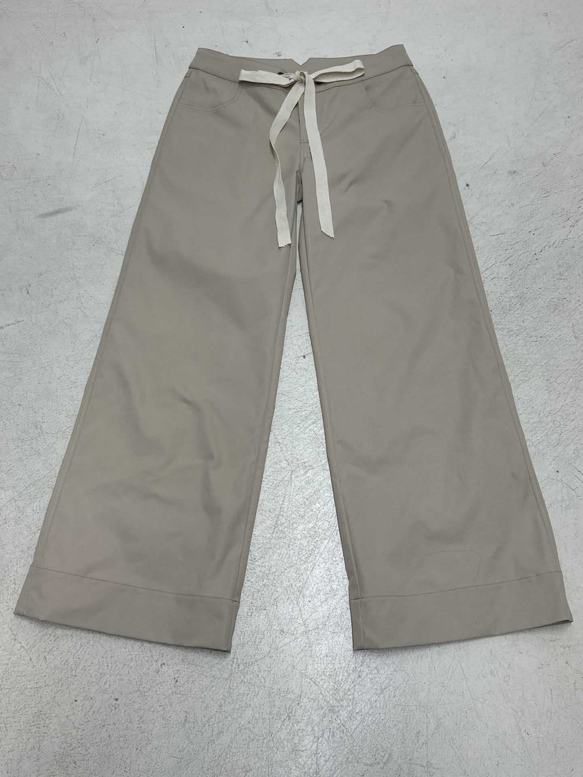Pantalon cargo évasé taille haute pour femmes avec cordon de serrage, poches multiples et silhouette décontractée Echo Archiv