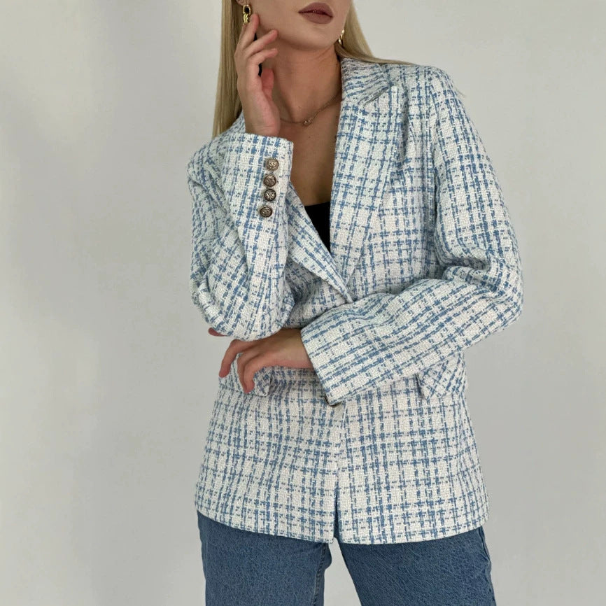 Veste blazer pour femmes avec coupe cintrée et boutons élégants