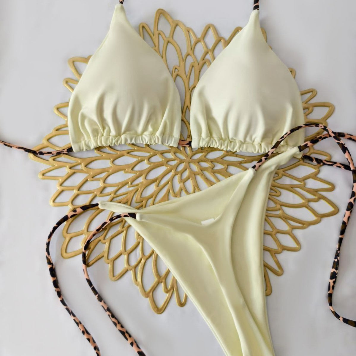 Bikini triangle pour femmes avec détail floral Echo Archiv