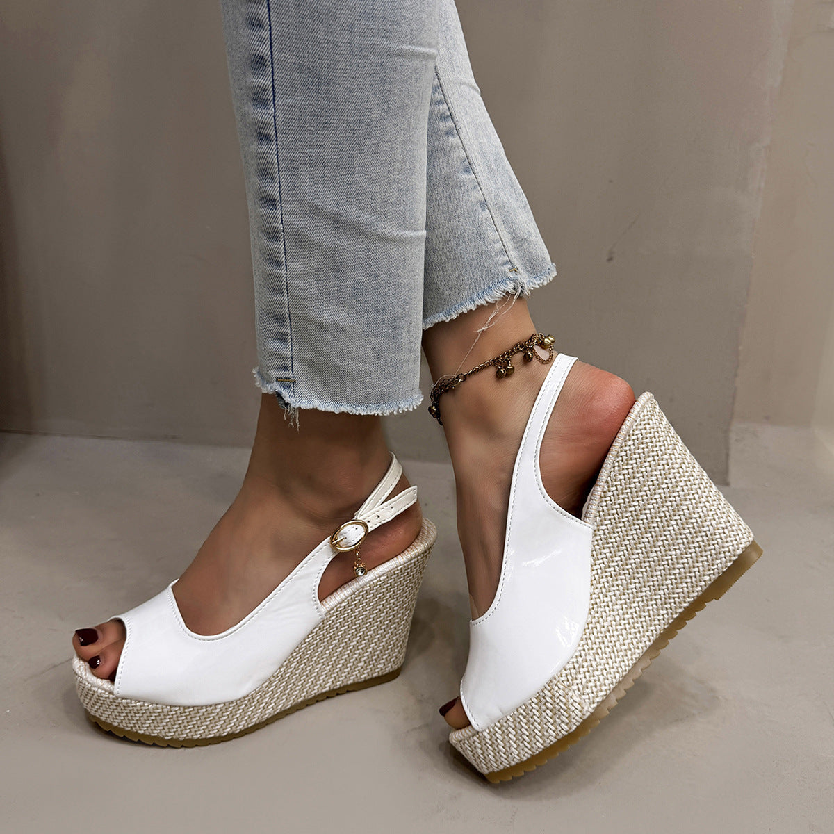 Pantolettes à talon compensé pour femmes avec design de sangle décoratif et semelle confortable R&B