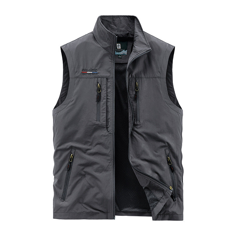 Gilet outdoor multifonctionnel pour hommes avec doublure en mesh, plusieurs poches zippées et col montant Echo Archiv