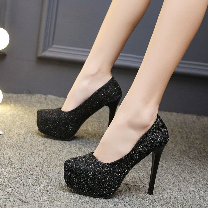 Escarpins à talons hauts pour femmes avec un dessus scintillant et un talon transparent R&B
