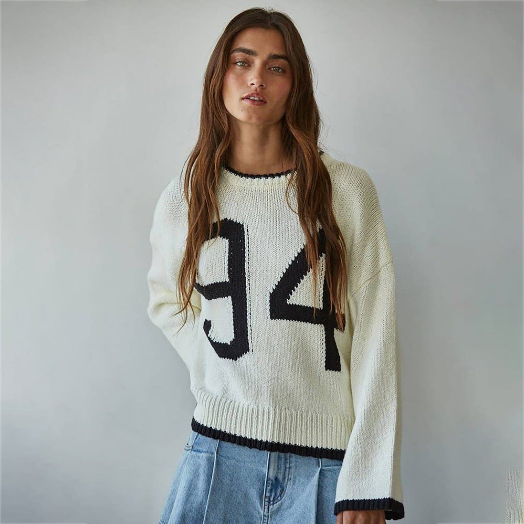 Pull en grosse maille pour femmes avec col rond, bord contrasté et silhouette oversized Echoarchiv