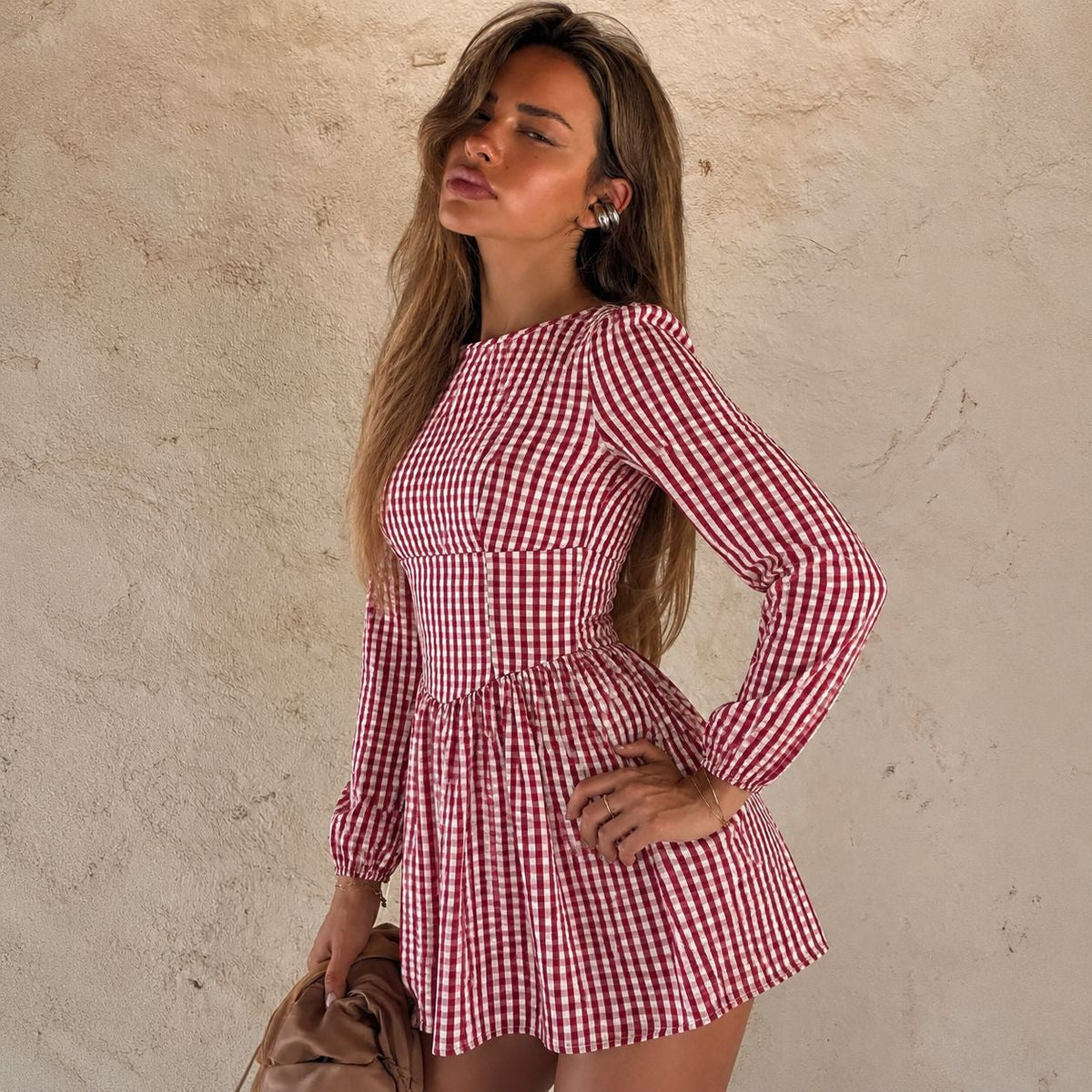 Robe mini ajustée à carreaux Vichy pour femmes avec manches longues, couture cintrée et jupe volumineuse Echo Archiv