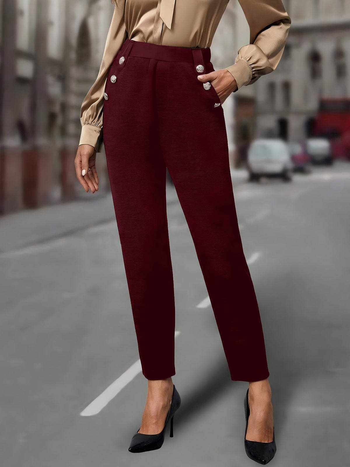 Pantalon de costume taille haute pour femmes avec boutons décoratifs